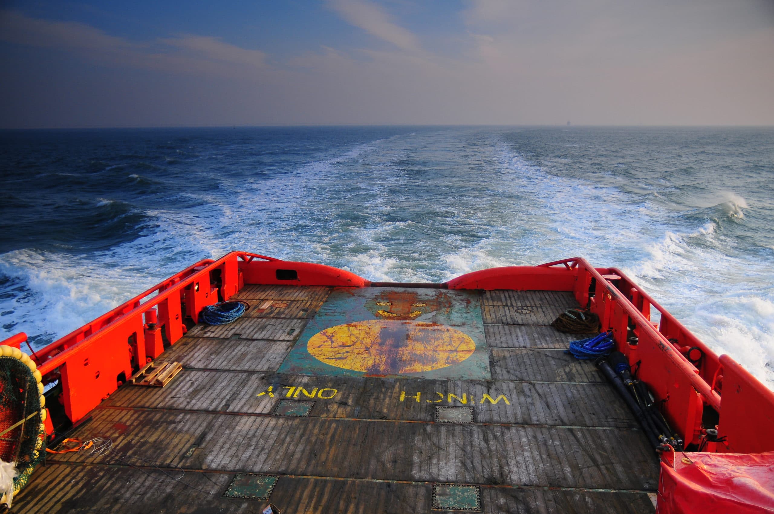 schip op zee, helder maritiem